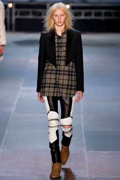 Look 42